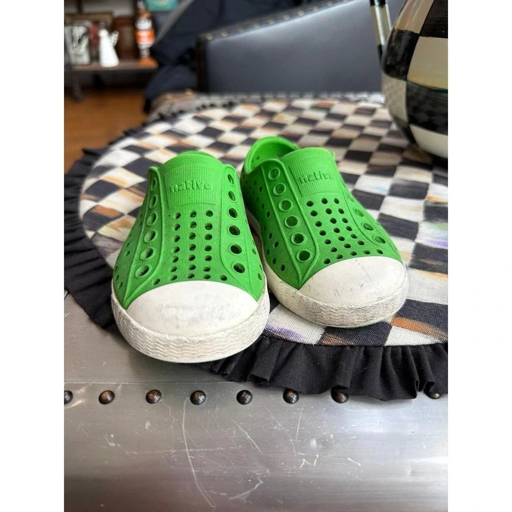Native Shoes Jefferson Kids slip-on sneakers in grasshopper green baby 5